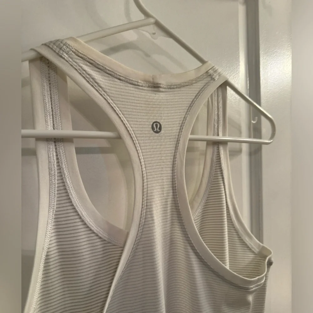 lululemon athletica excellent size